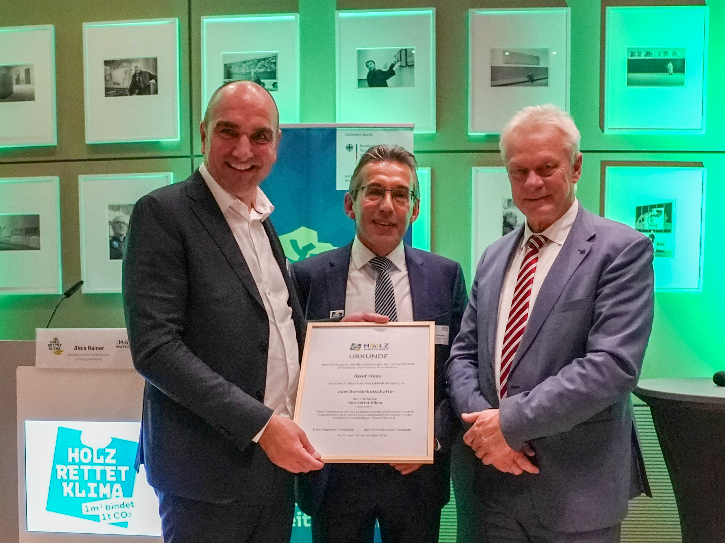 Josef Haas zum ersten Sonderbotschafter der Initiative „Holz rettet Klima“ ernannt
