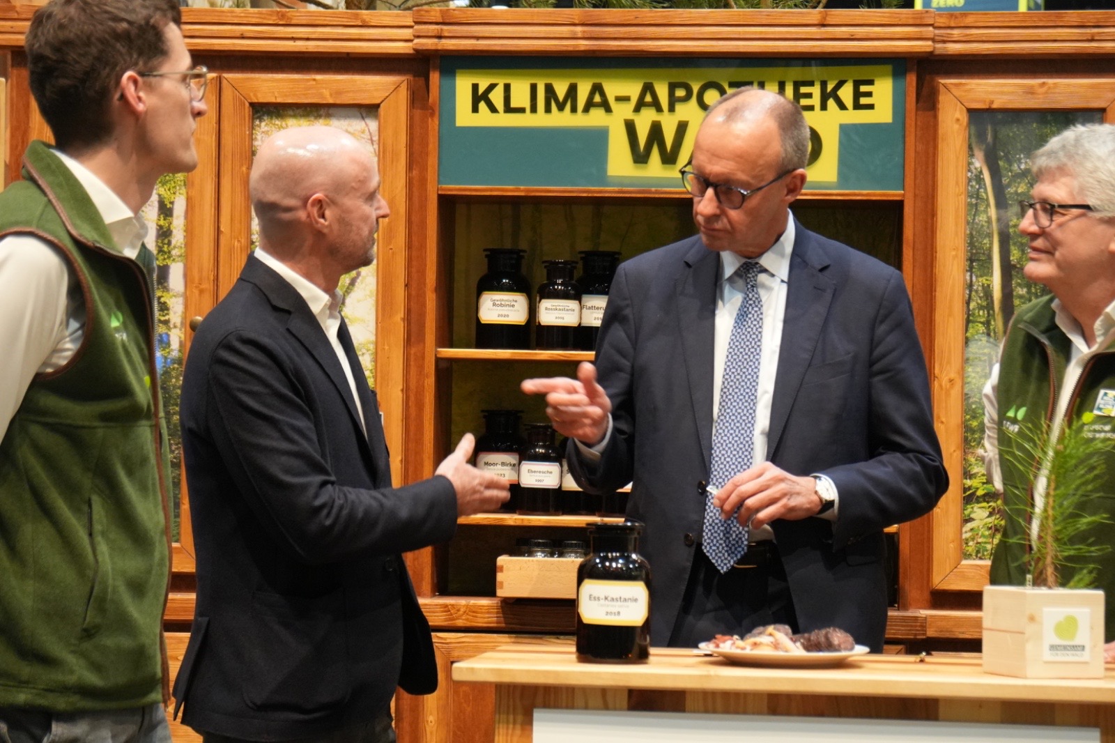 Friedrich Merz trifft Forst-Holz-Spitzen
