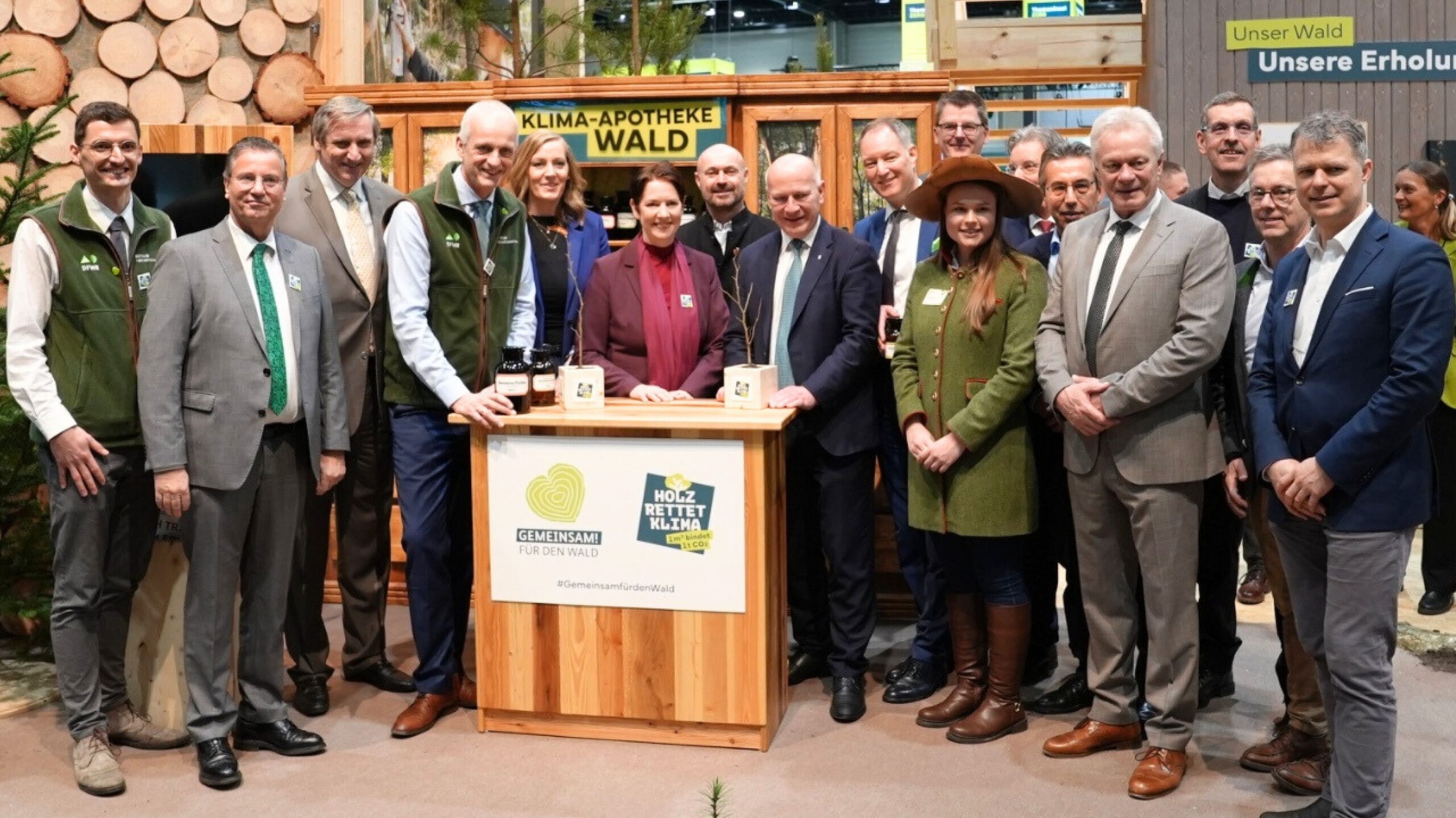 „Holz rettet Klima“: Deutsche Holzwirtschaft auf der Grünen Woche