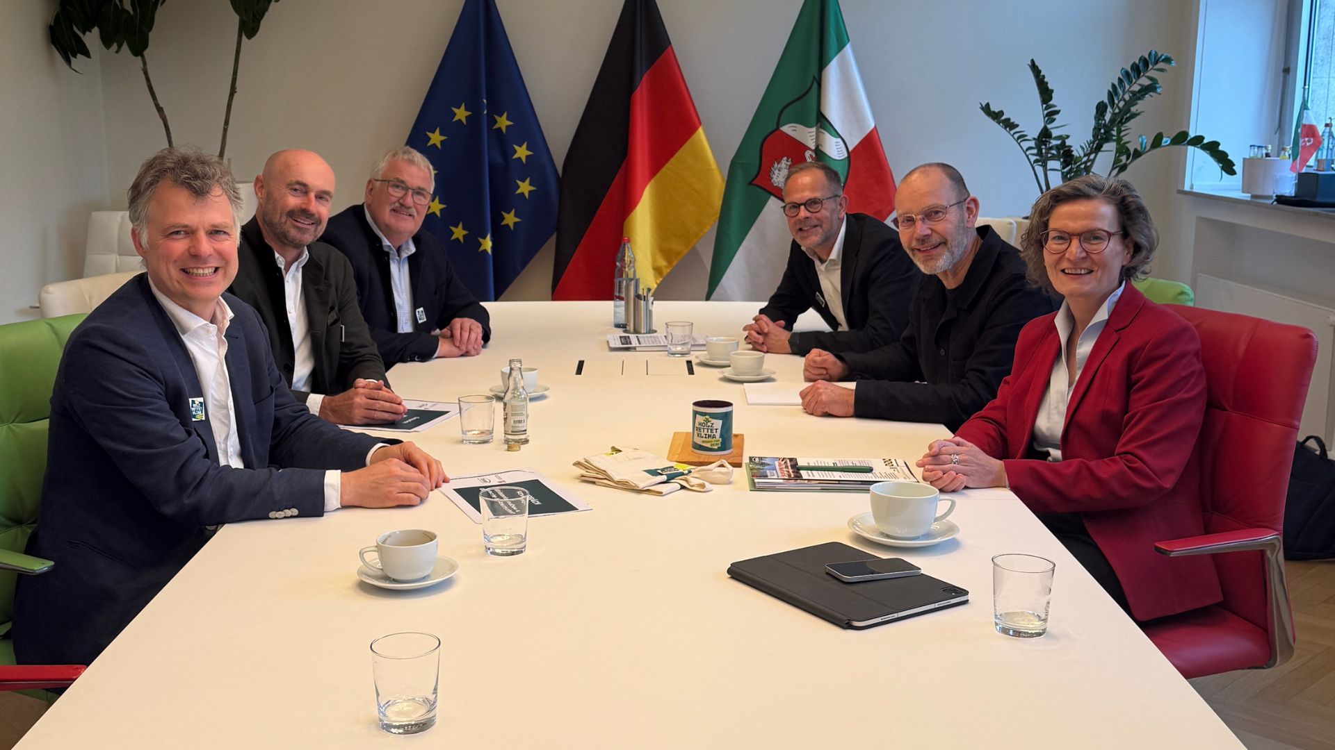 Holzwirtschaft im Austausch mit NRW-Ministerinnen